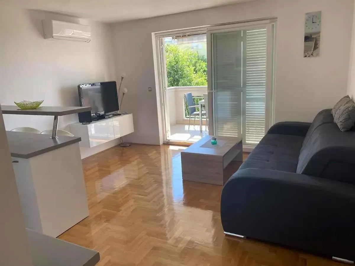 Apartment In Crikvenica 51198