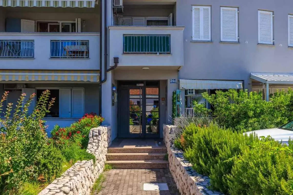 Apartment In Crikvenica 51198