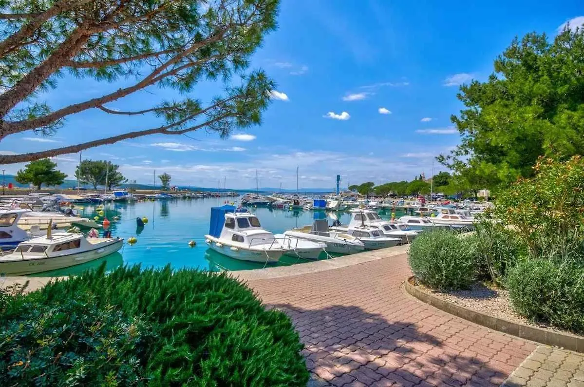 Apartment In Crikvenica 51198