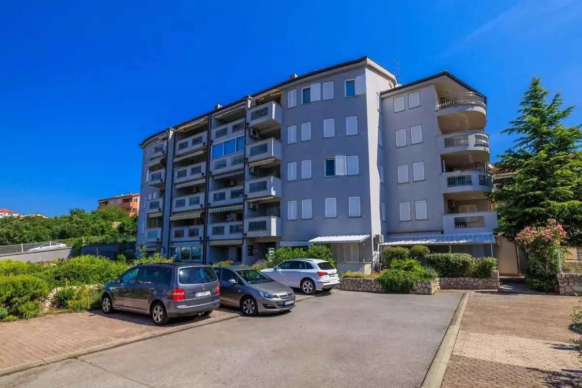 Apartment In Crikvenica 51198